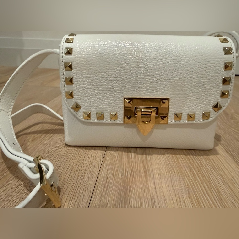 Persaman N.Y. White Leather Crossbody Bag. Designer Inspired W/ Gold Studs.